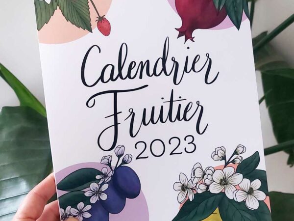 Calendrier Fruitier 2023 Front Cover in hand