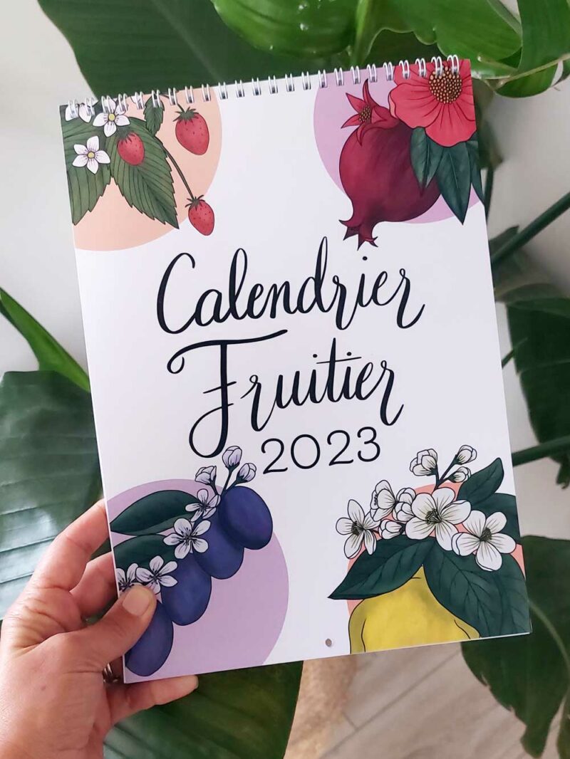 Calendrier Fruitier 2023 Front Cover in hand